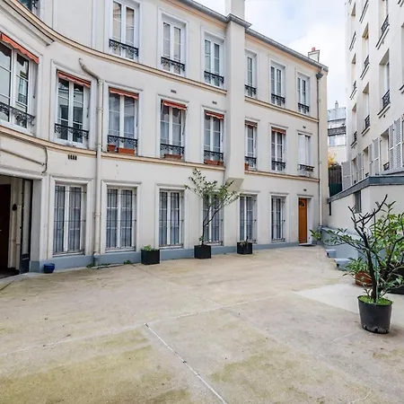 Apartment Loft Magenta Blue Paris