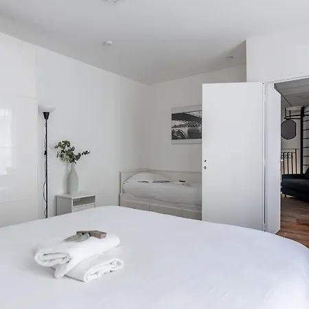 Loft Magenta Blue Apartment