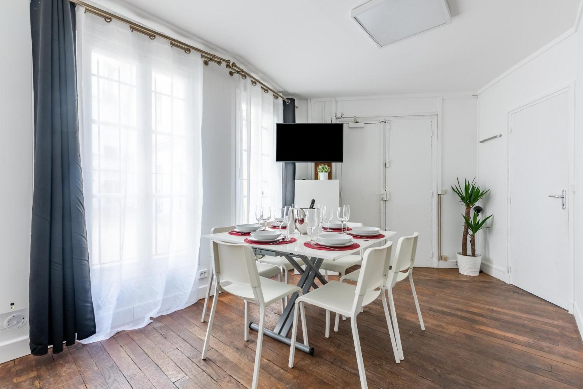 Apartment Loft Magenta Blue *