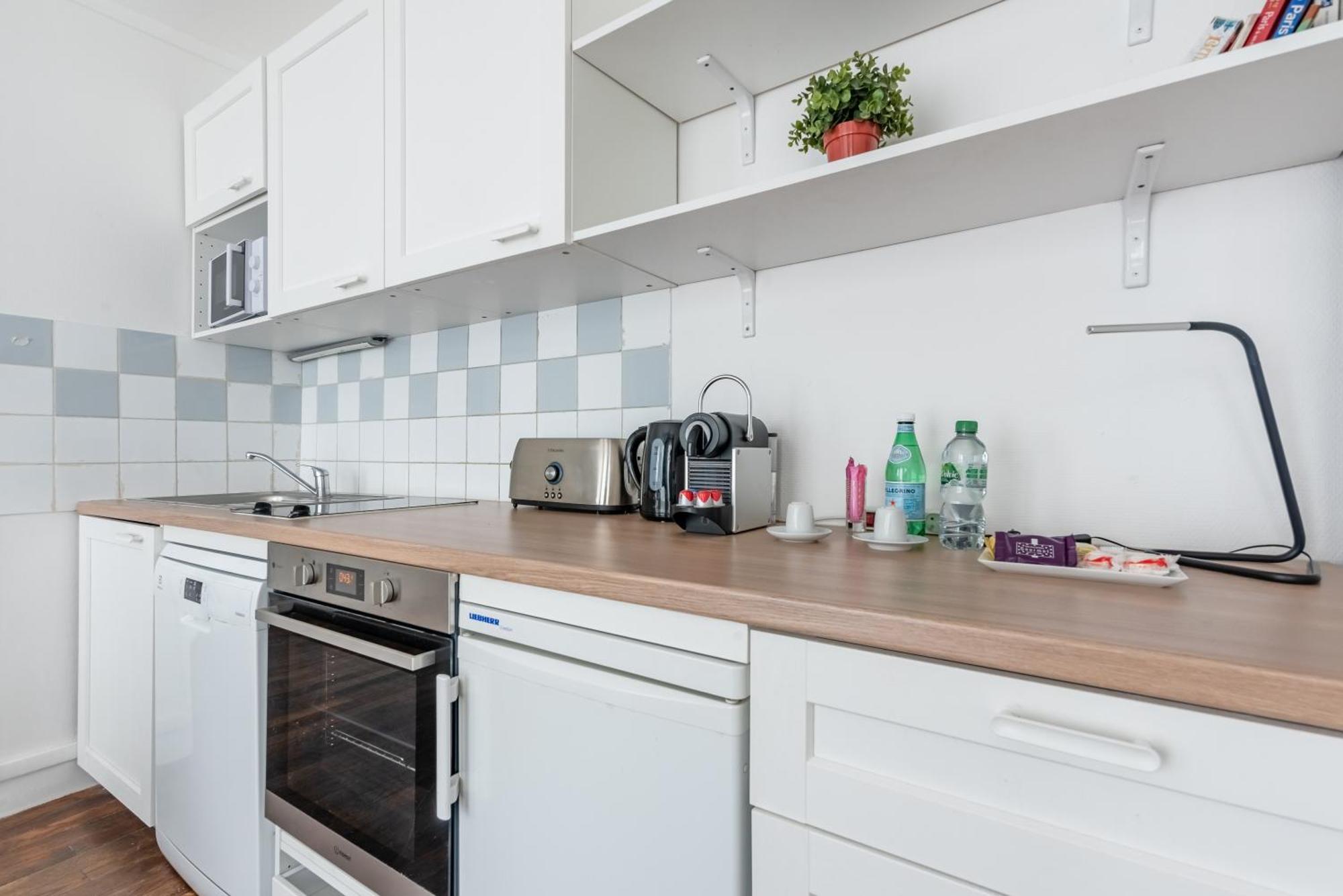 Loft Magenta Blue Paris